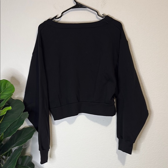 Victoria's Secret NWT Black Lace-Up cropped Sweatshirt Medium - Picture 4 of 5